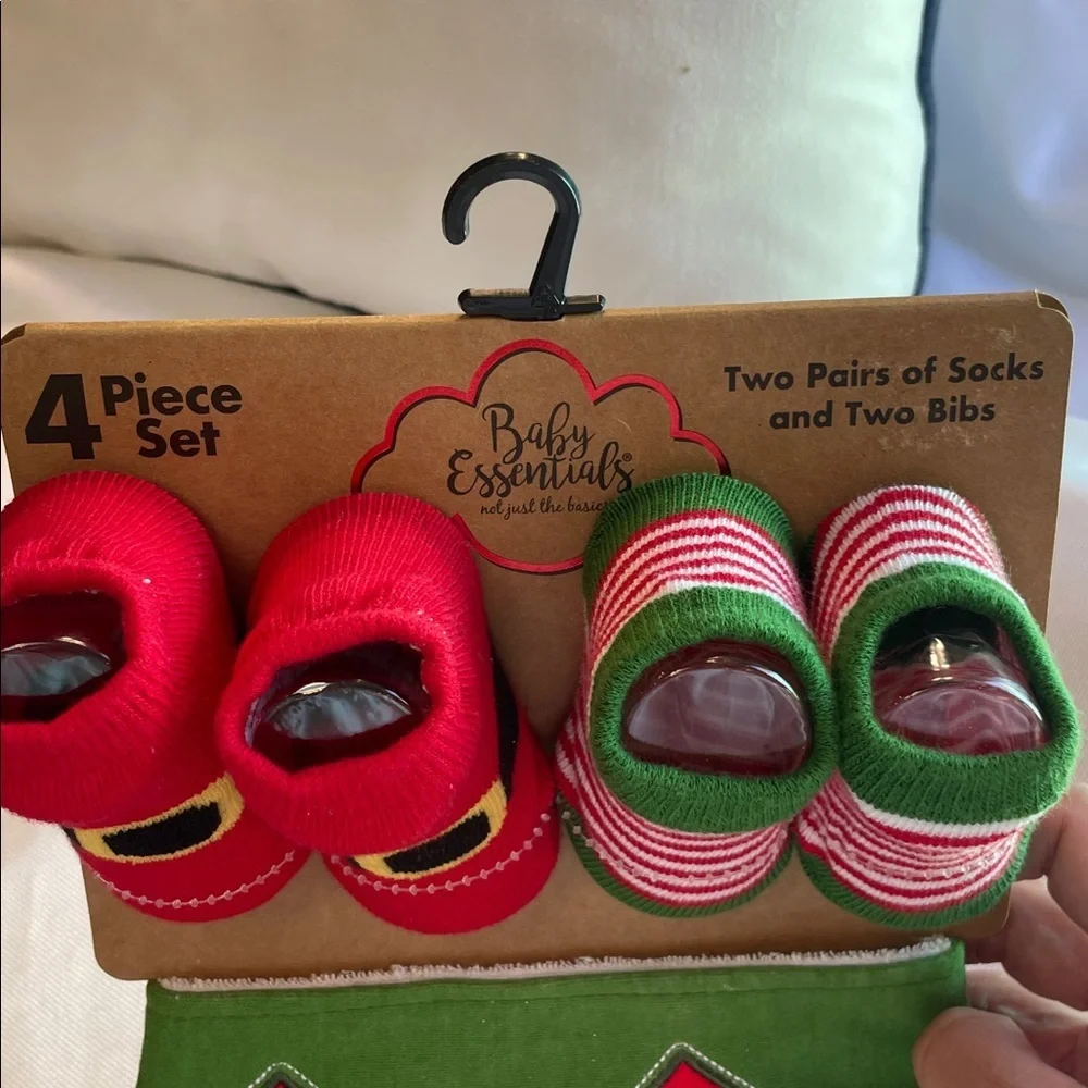 AD SUTTON Festive Red and Green Baby Set 2 pairs socks & 2 bibs